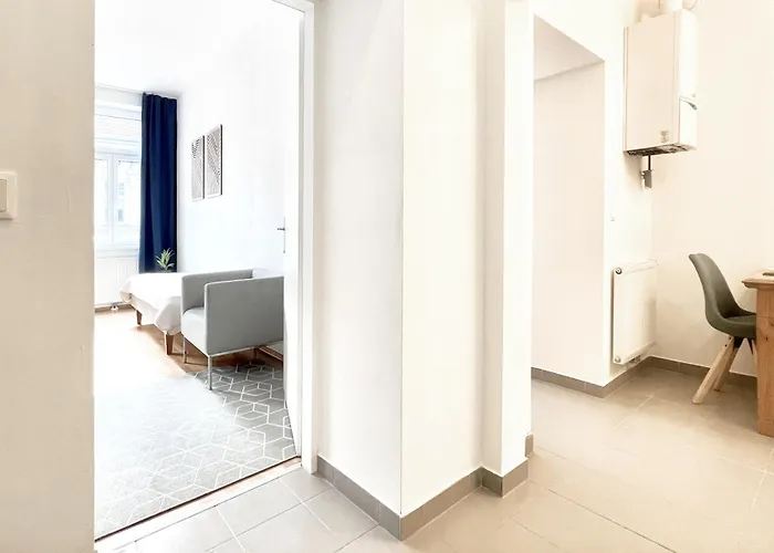 Servus Homes - Metro Stadthalle - Kaiser Franz Josef Viena