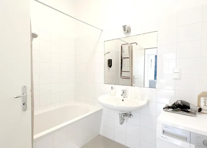 Servus Homes - Metro Stadthalle - Kaiser Franz Josef